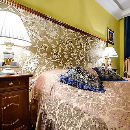 Hamlet Bed & Breakfast 4*